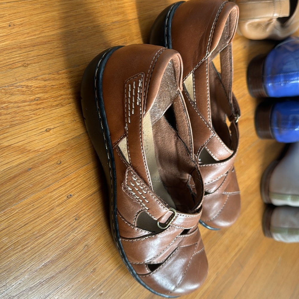 Clarks Sandals - Picture 3 of 3